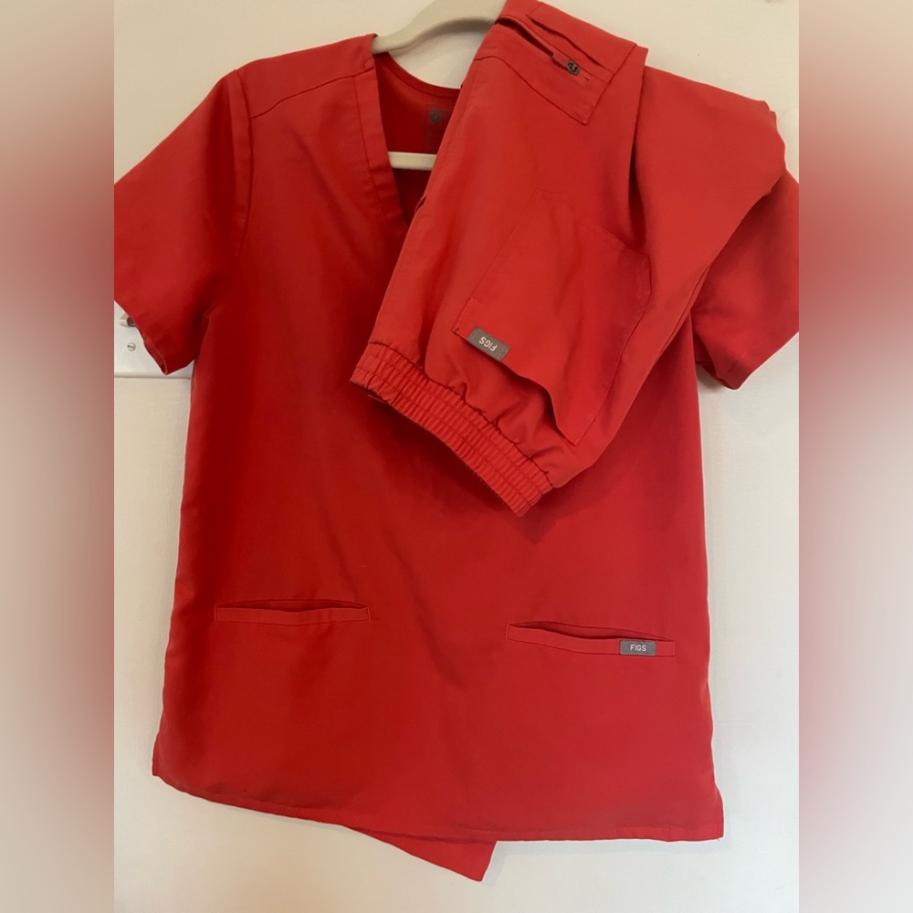 figs top & pants - color clay